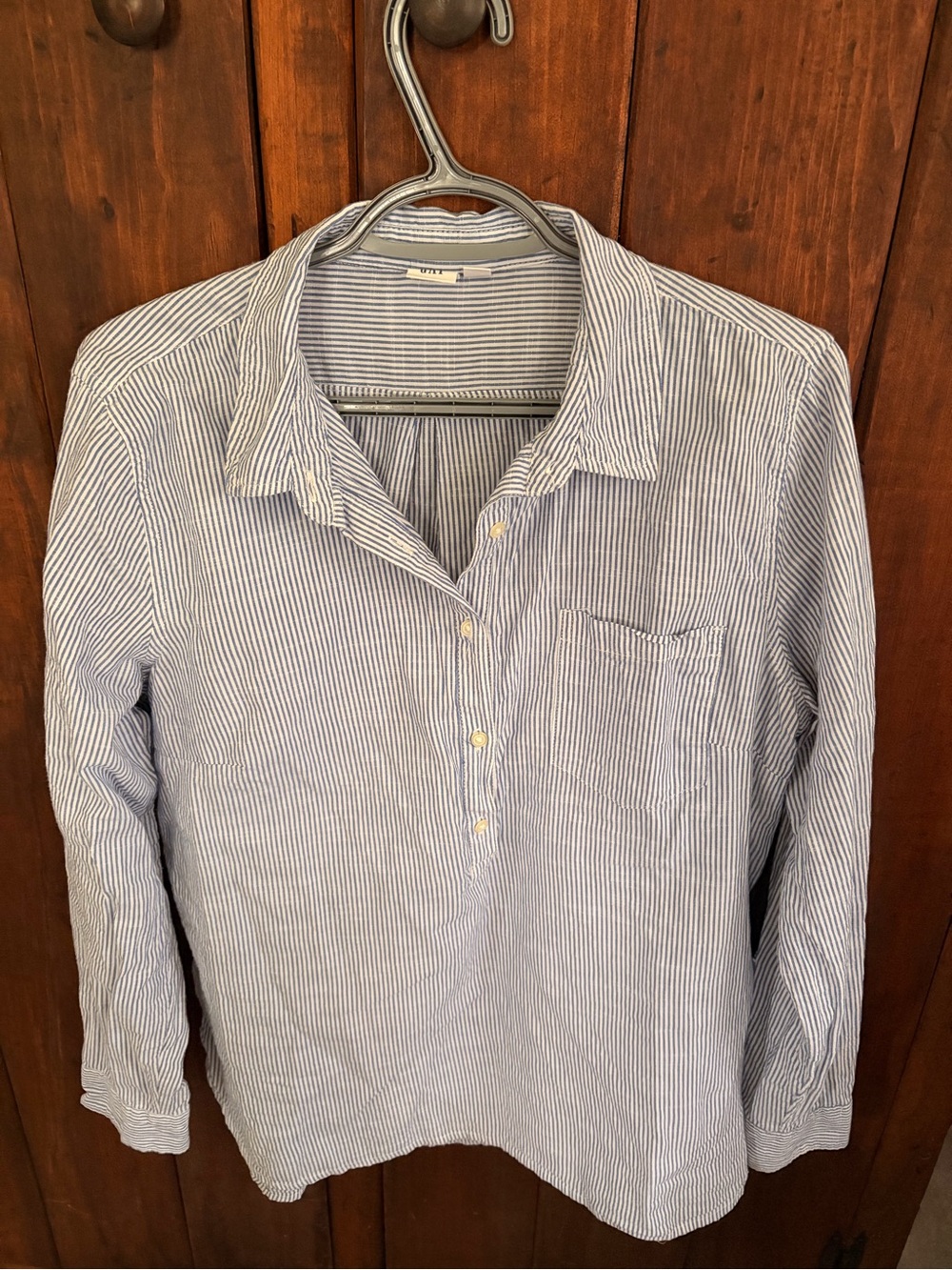 GAP Blue & White Striped Long-Sleeve Button-Down Top